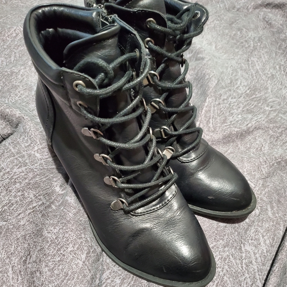 Lace up booties size 7